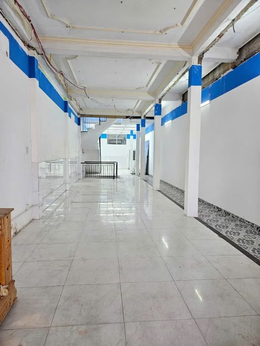 Cho thuê nhà 2 tầng trống suốt mặt tiền đường ngô quyền,mân thái,sơn trà