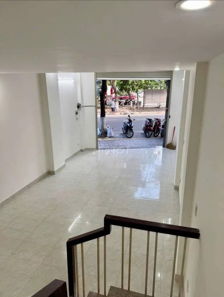 Cho thuê nhà 4 tầng mặt tiền hà huy tập