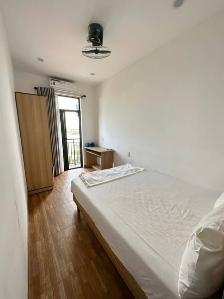 Trống sẵn căn hộ 2pn full nội thất, máy giặt riêng, có ban công thoáng