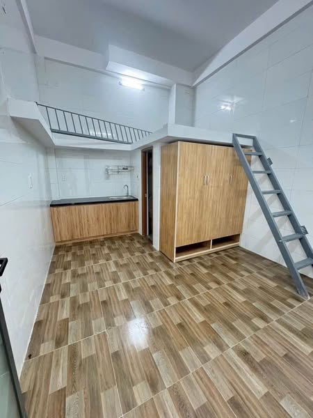 Cho thuê căn hộ mới xây có đầy đủ nội thất mặt tiền âu cơ