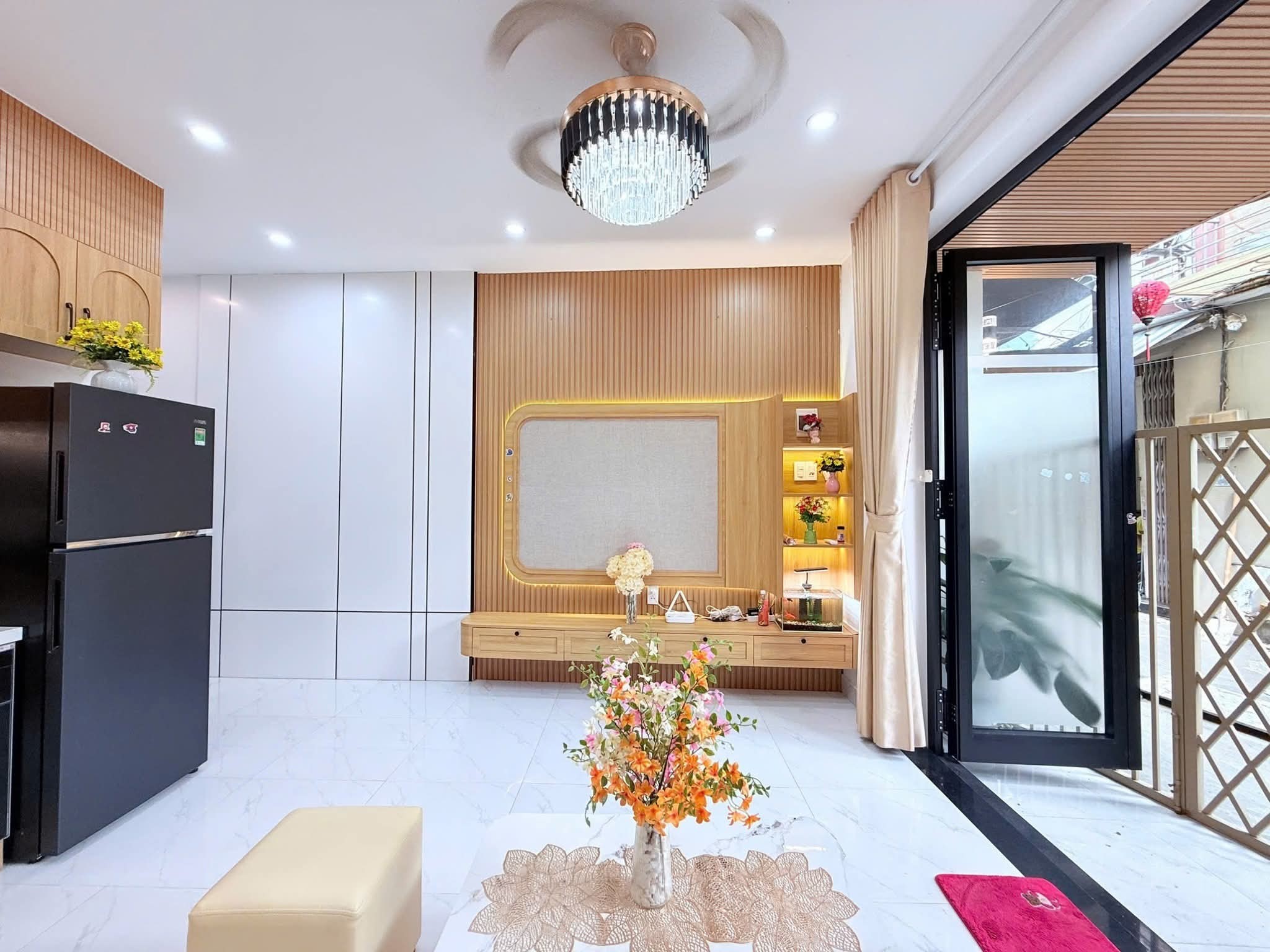 Bán nhà 2 tầng lucxury k424 lê duẩn trung tâm thành phố đà nẵng.