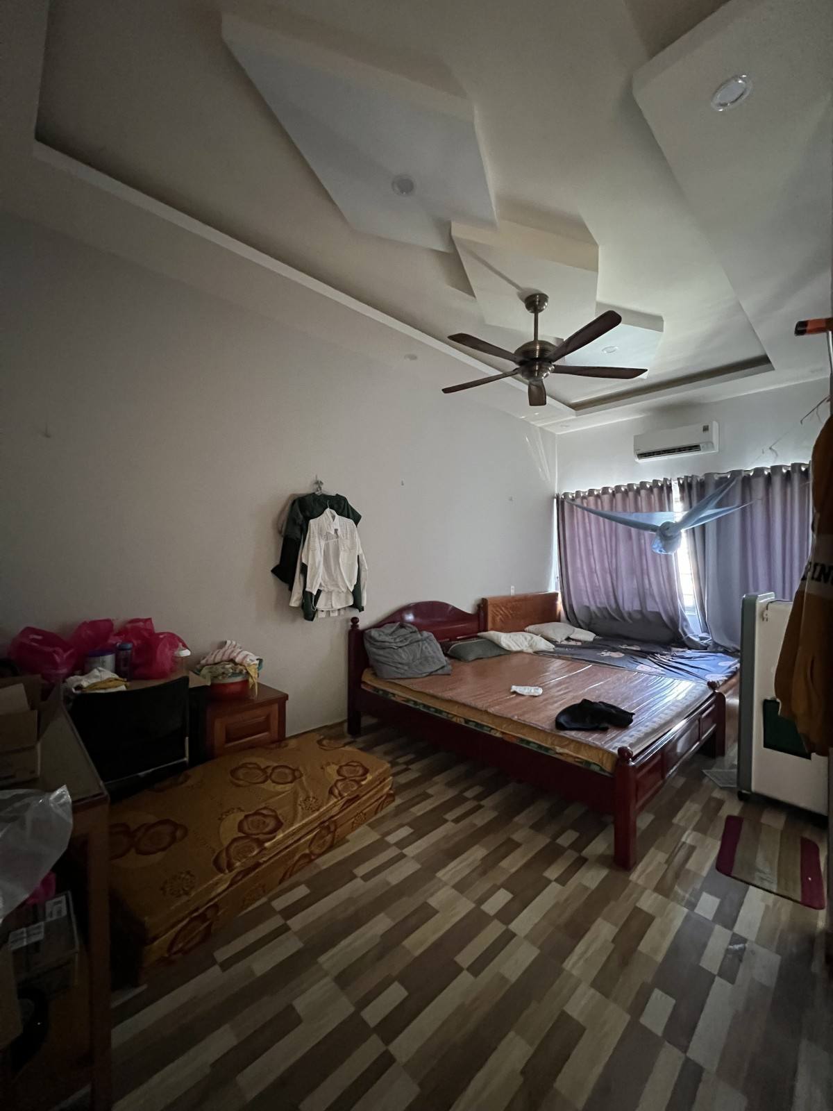 Gấp bán nhà 3 tầng _ ngang 5m _ cách biển 200m.