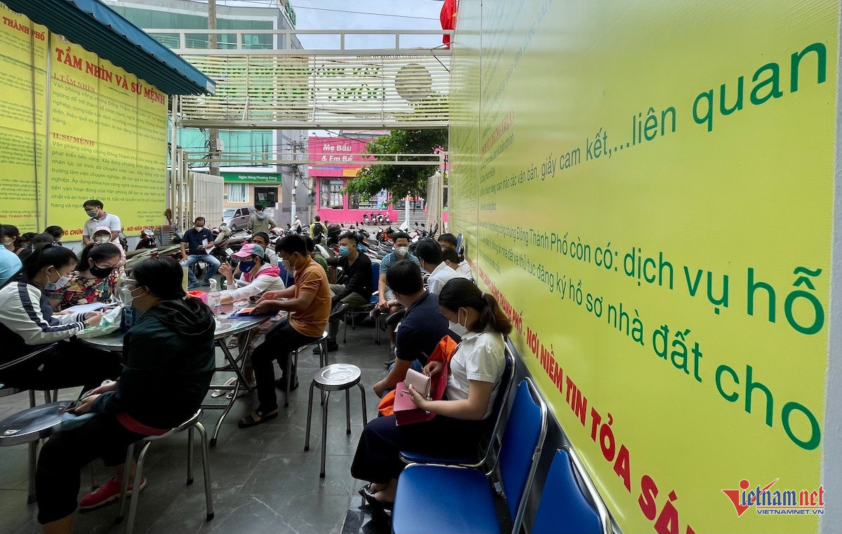 Sắp bỏ công chứng, xác nhận tình trạng hôn nhân khi mua bán nhà đất từ 2026