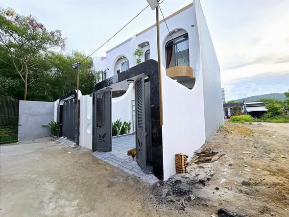 Bán nhà 2 tầng 2 mê 2 mặt kiệt trước sau kiệt 610 tôn đản
