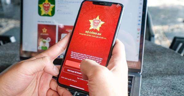 Từ hôm nay, người dân có thể nộp sổ đỏ trực tuyến qua ứng dụng VNeID