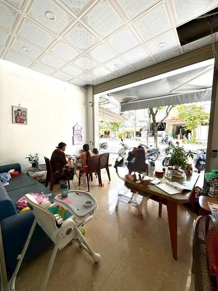 Bán đất tặng nhà cấp 4 gác lững mới xây 500triệu đang cho thuê 10triệu .