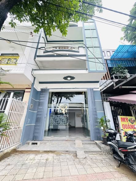 Chào bán nhanh giúp bé em nhà 2 tầng lững + tầng hầm mặt tiền số 787 đường trường chinh, tp đà nẵng