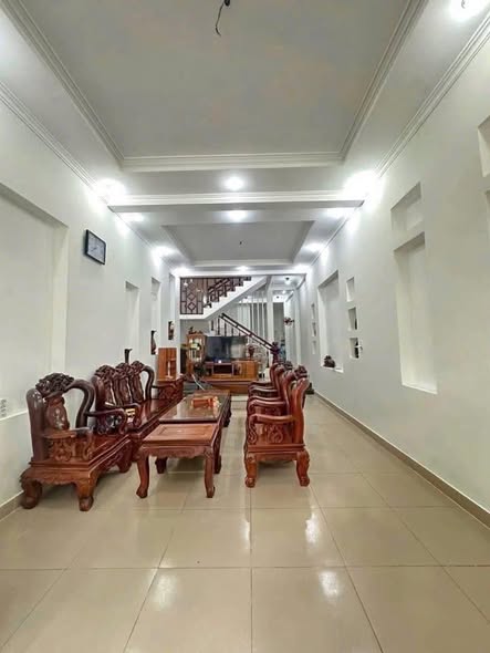 Cho thuê nhà 3 tầng mặt tiền trần nguyên đán - hoà minh gần nguyễn sinh sắc