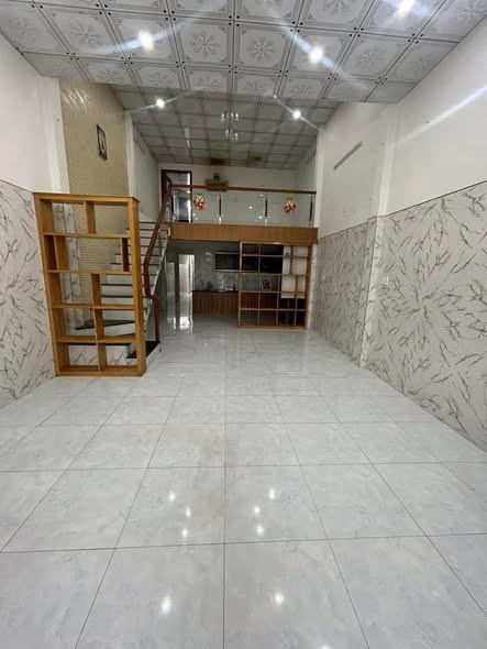 Cho thuê nhà gác đúc mặt tiền trung đồng - hoà xuân sát phạm hùng