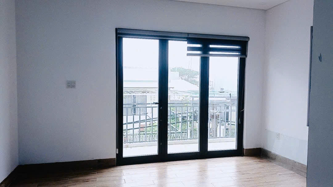 Bán gấp nhà 3,5 tầng - ngay bùi tá hán , nam việt á - kiệt oto , nhà kiên cố ở ngay
