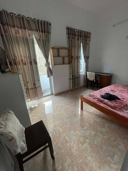Cho thuê nhà 2tầng mt dương đức hiền full nội thất
