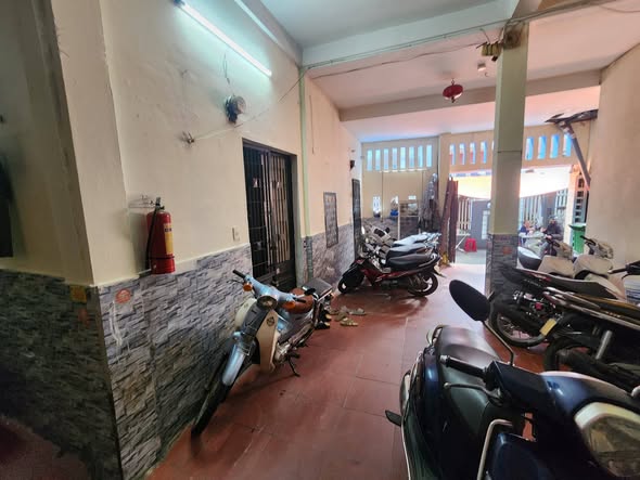 Cần bán dãy trọ 4 tầng kiệt trước nhà 4m đổ nhựa hùng vương đà nẵng gần st go..