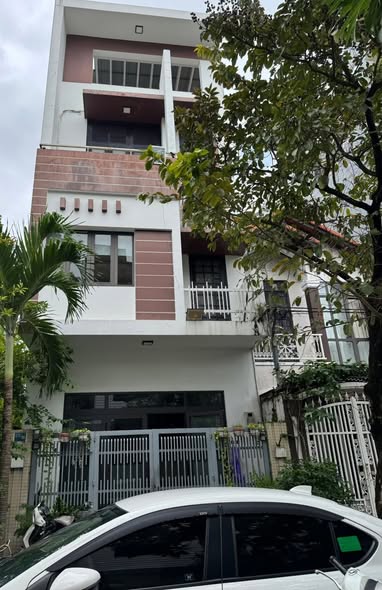 Nhà mặt tiền 4 tầng đường tạ mỹ duật sơn trà