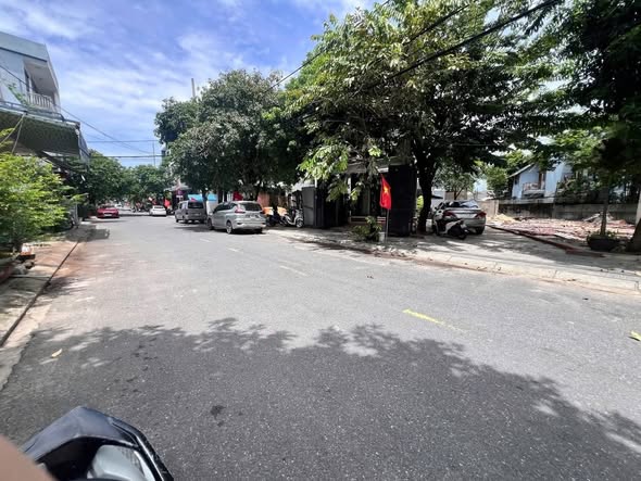 đất mt đường 7m5 hoà minh