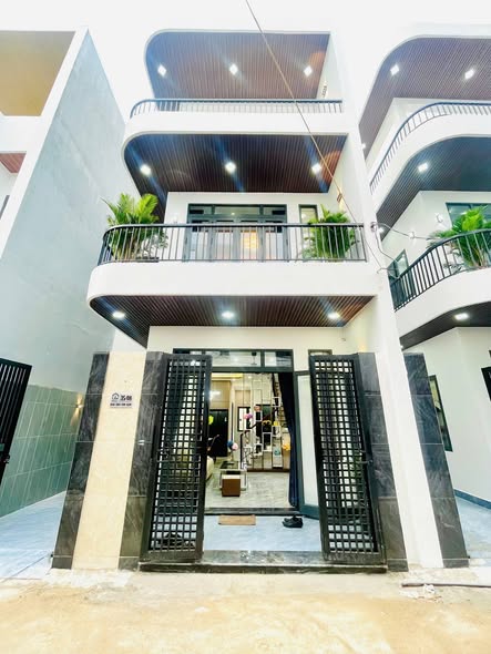 Chào bán 2 căn nhà 3 tầng – dãy siêu phẩm 584 tôn đản – an khê