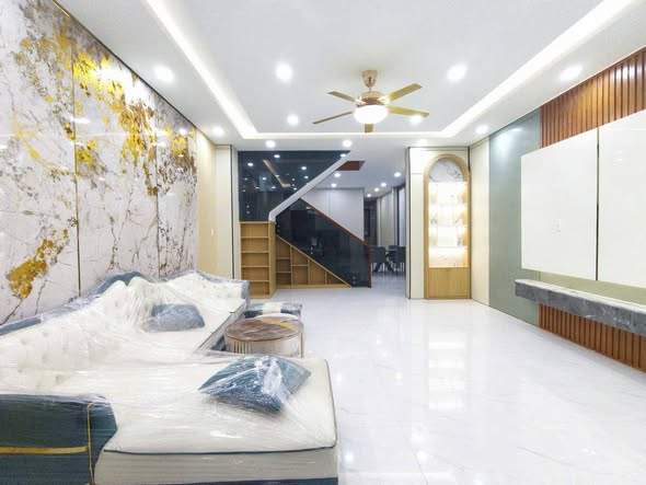 Bán nhà đẹp 3 tầng - nội thất mới cơ bản - đường 7,5m hoàng đình ái, hoà xuân, đà nẵng.