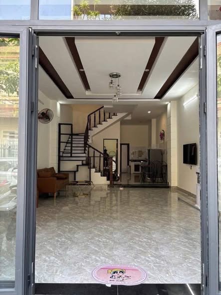 Cho thuê nhà 3 tầng mặt tiền lê văn thịnh - hoà minh gần kinh dương vương và nguyễn tất thành