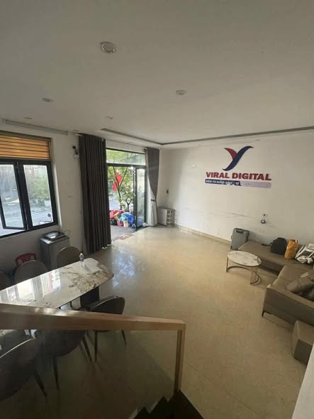 Cho thuê nhà 3 tầng mặt tiền lê thị tính gần cù chính lan và tttt q. thanh khê