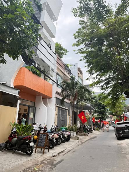 Bán tòa căn hộ 5 tầng xây mới - khu phố tây an thượng – dòng tiền 120tr/tháng