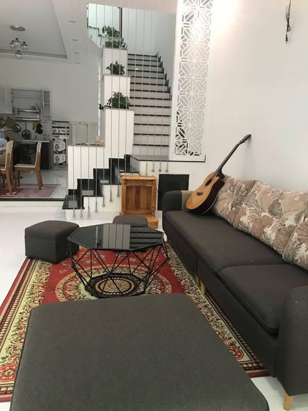 Cho thuê nhà 3 tầng phạm bành, gần chợ hòa xuân