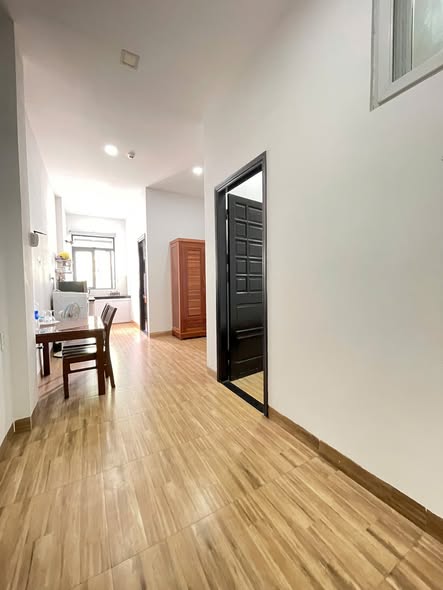 Trống sẵn căn hộ thiết kế 2 phòng ngủ.