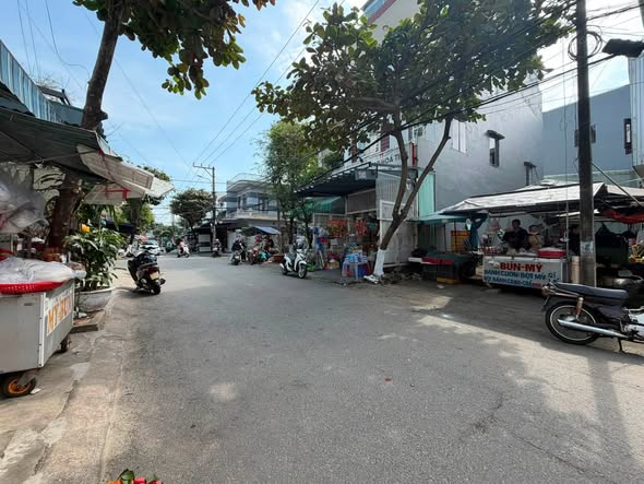 Cần bán lô đất đường 5m5, địa chỉ 25 lê anh xuân đối diện chợ kinh doanh buôn bán sầm uất- hoà cường nam- hải châu