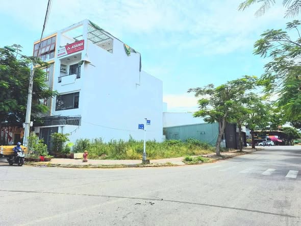 Bán lô góc 2mt đường nguyễn đình thi và hồ phi tích