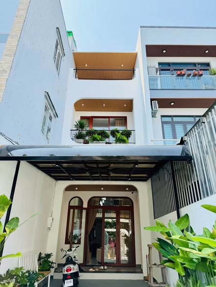 Cho thuê nhà mt đường ung văn khiêm – chỉ 500m ra biển mỹ khê