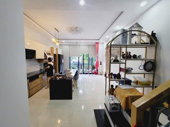 Cho thuê nhà mặt tiền đường nguyễn thị định