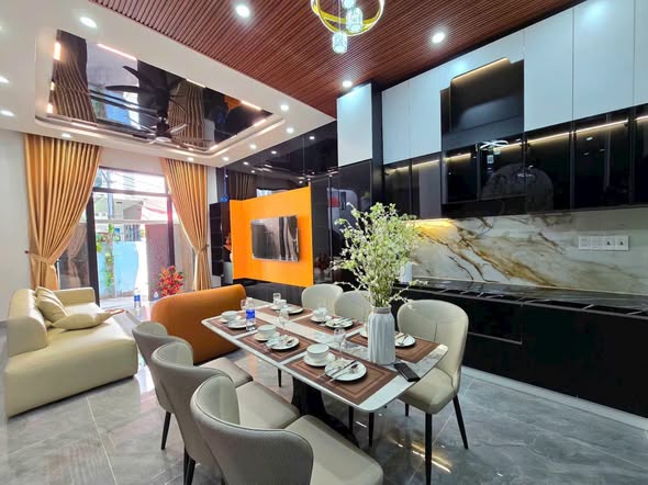 Bán nhà 2 tầng lô góc - kiệt trường chinh - gần mặt tiền , gần chợ chiều tôn đản , an khê
