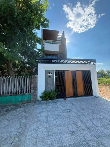 đường 10.5m lề 5m đô đốc lân - nam cẩm lệ