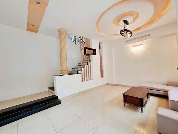 Cho thuê nhà 3 tầng kiệt lê duẩn gần hoàng hoa thám, kiệt vào 2m gần đường chính