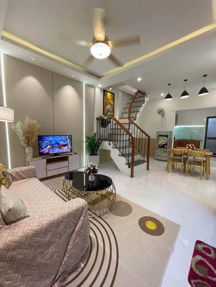Cho thuê nhà 2 tầng 2 mặt kiệt lê duẩn thông lý thái tổ, kiệt vào nhà 2m5 gần đường chính