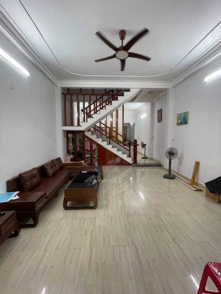 Cho thuê nhà 2 tầng mặt tiền lê quát - hoà quý - ngũ hành sơn gần võ chí công