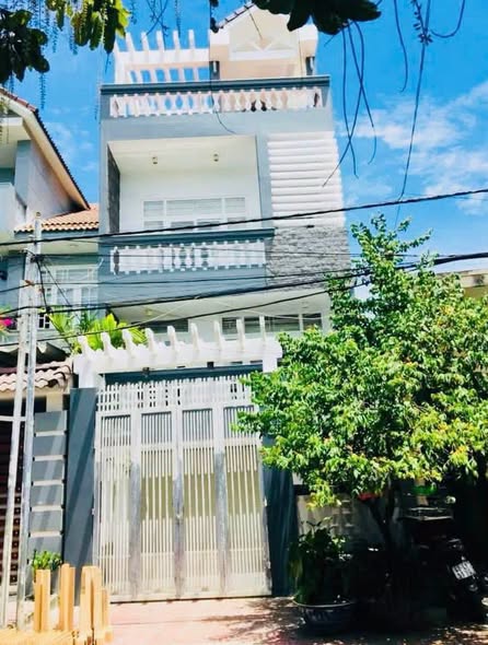 Cho thuê nhà 3,5 tầng mặt tiền ngô đức kế - thanh khê gần lý thái tông
