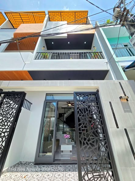 Nhà 3 mê 3 tầng phạm văn nghị tttp đà nẵng cách đường 60m sát nguyễn văn linh , gần sân bay , cầu rồng , tiện ích xung quanh