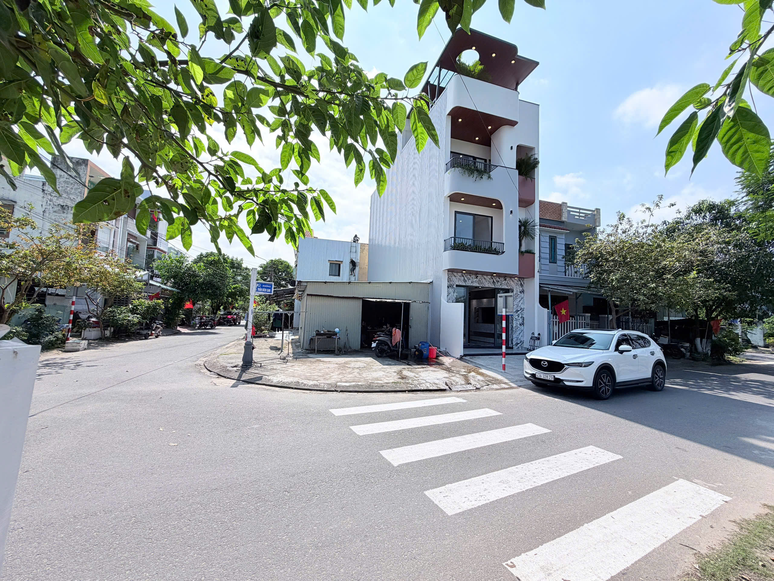 Bán nhà trần bích san 4 tầng – view biển – vị trí đẹp gần mikazuki